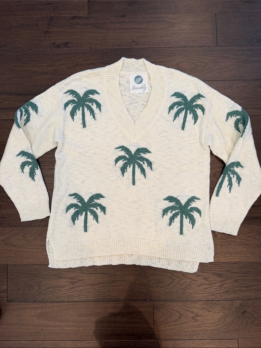Beachly Cream Palm-Print V-Neck Sweater Size Medium - C67-059